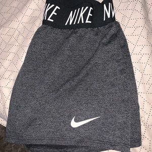 NIKE Girls Dri Fit Booty Shorts Size Large